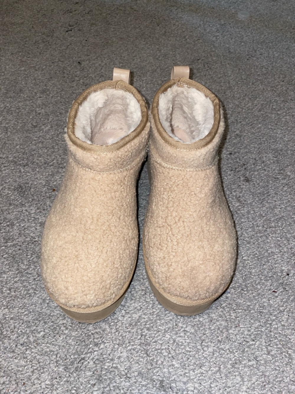 Rock & Candy Woman’s Plush Sherpa Ankle Boots - Cream/Tan